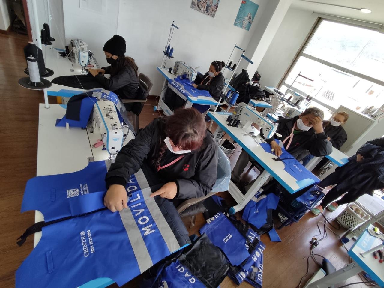 Fábrica de impermeables - imagen 7